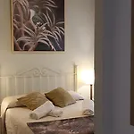 Διαμέρισμα A 20 Metros De La Mezquita Catedral ,apartamentos Turistico Cespedes 5 *