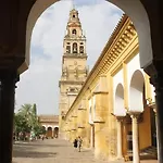 A 20 Metros De La Mezquita Catedral ,apartamentos Turistico Cespedes 5 *