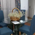 A 20 Metros De La Mezquita Catedral ,apartamentos Turistico Cespedes 5 Apartment *