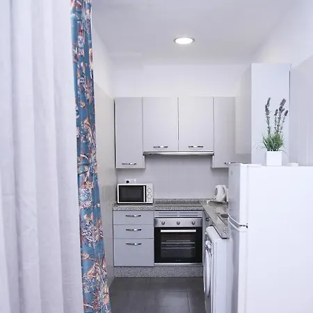 A 20 Metros De La Mezquita Catedral ,apartamentos Turistico Cespedes 5 *