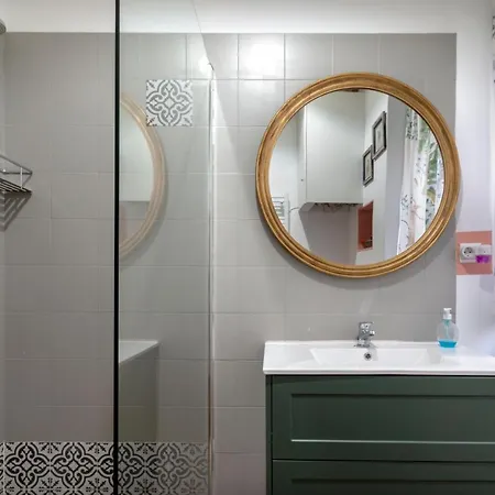 A 20 Metros De La Mezquita Catedral ,apartamentos Turistico Cespedes 5 Apartment *