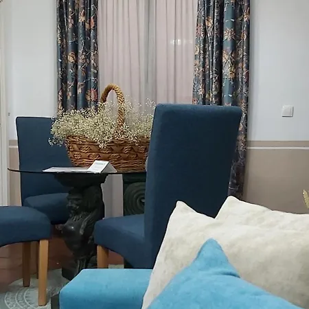 A 20 Metros De La Mezquita Catedral ,apartamentos Turistico Cespedes 5 *