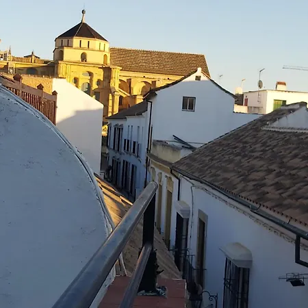 A 20 Metros De La Mezquita Catedral ,apartamentos Turistico Cespedes 5 *