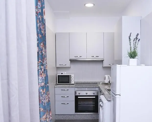 A 20 Metros De La Mezquita Catedral ,apartamentos Turistico Cespedes 5 *