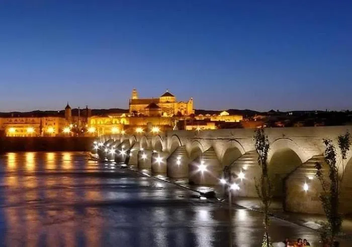 A 20 Metros De La Mezquita Catedral ,apartamentos Turistico Cespedes 5 * Cordova