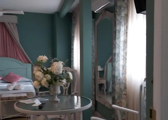 A 20 Metros De La Mezquita Catedral ,apartamentos Turistico Cespedes 5 Apartment Córdoba