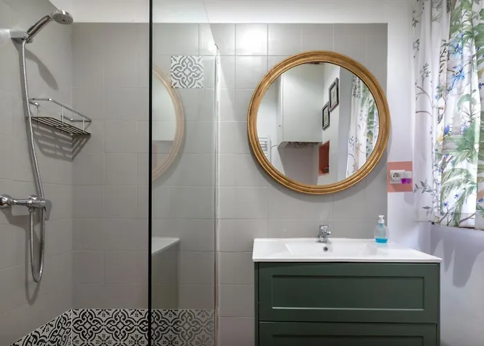 A 20 Metros De La Mezquita Catedral ,apartamentos Turistico Cespedes 5 Apartment *